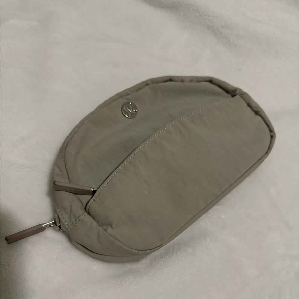Lululemon pouch
